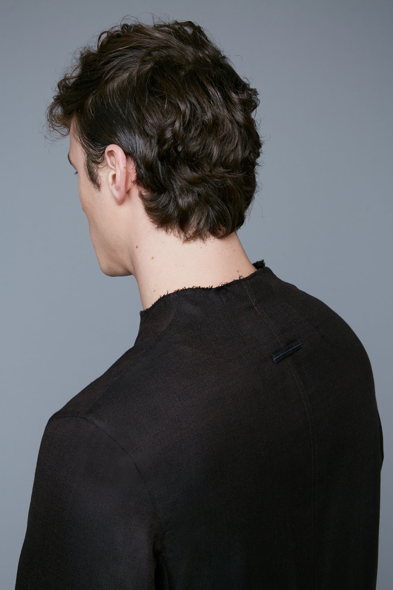 Detail View: Model Hans Weiner wearing Royal Pullover