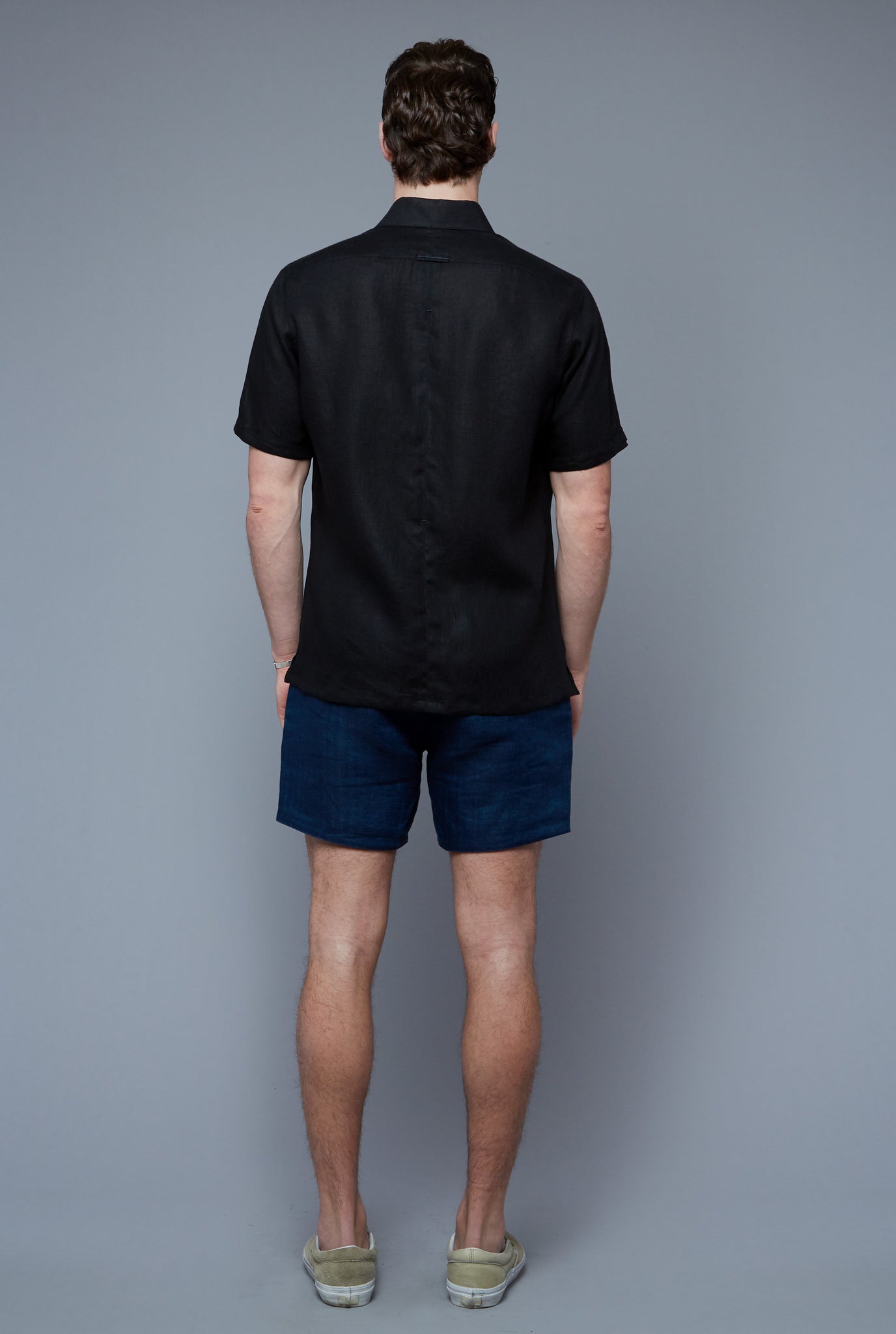 Back View: Model Hans Weiner wearing Aloe Linen Shirt