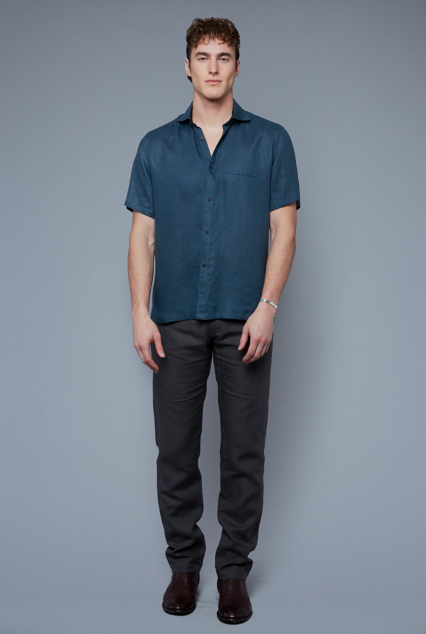 Front View: Model Hans Weiner wearing Aloe Linen Shirt